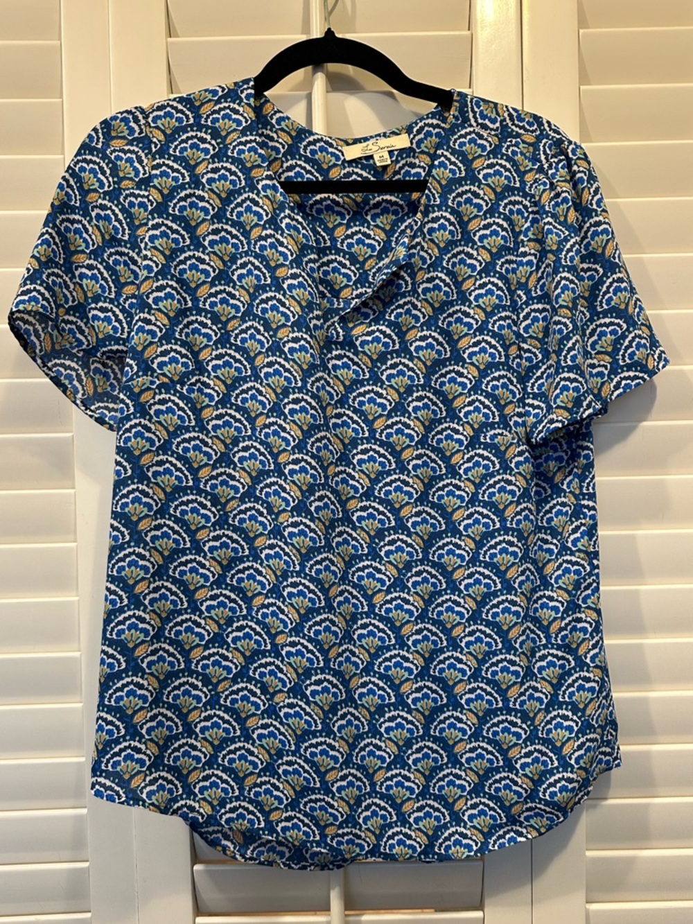 Blue Short-Sleeve V-Neck Printed Blouse
